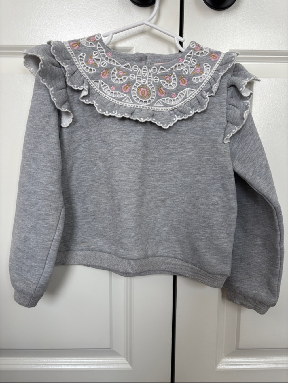 Girls' Gray Embroidered Ruffle Sweatshirt